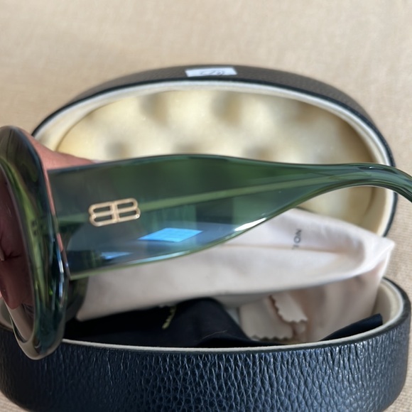 Green Retro Balenciaga Sunglasses - Picture 3 of 5